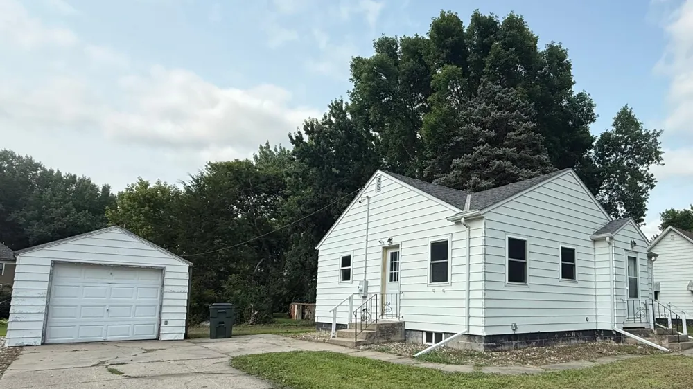 318 5th Avenue NE Clara City, MN 56222