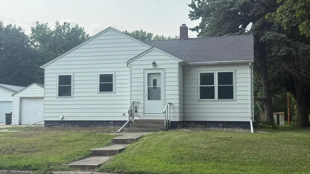 318 5th Avenue NE Clara City, MN 56222