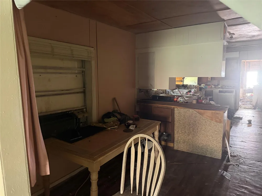 1215 Perryman Avenue Palacios, TX 77465
