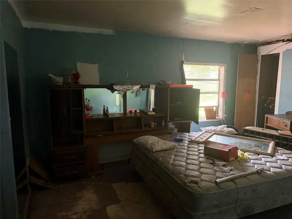 1215 Perryman Avenue Palacios, TX 77465