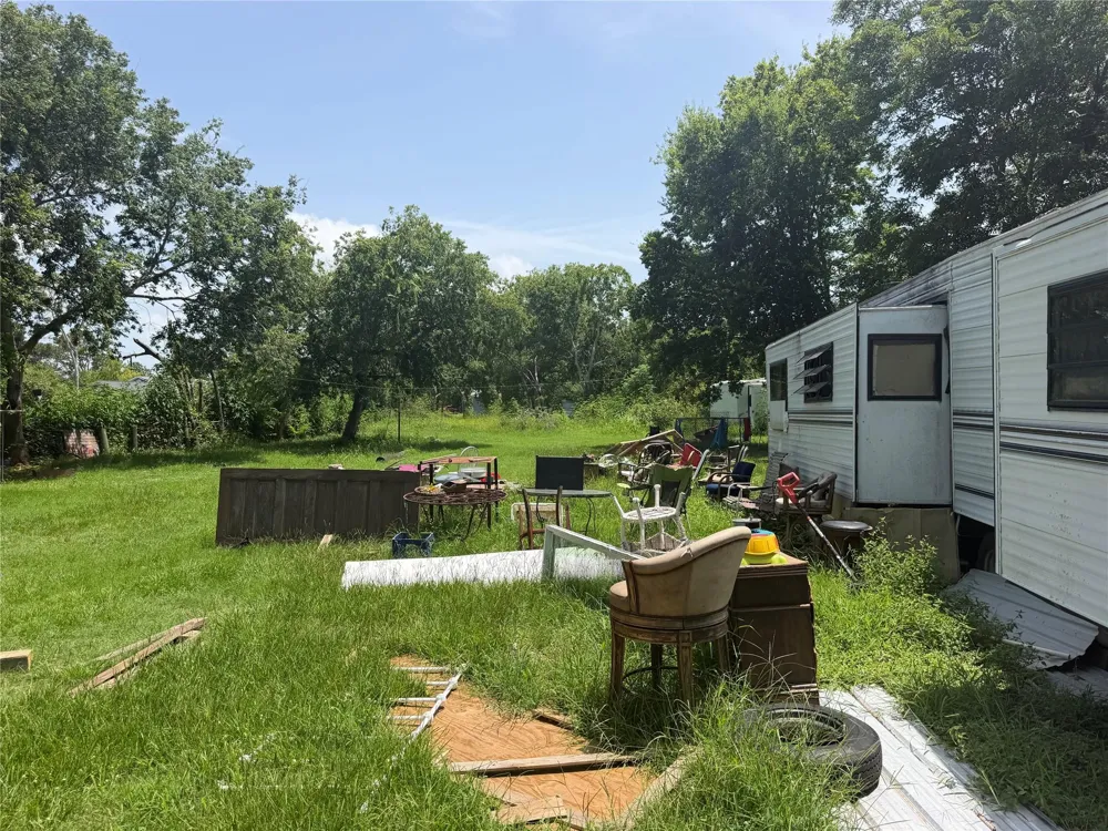 1215 Perryman Avenue Palacios, TX 77465