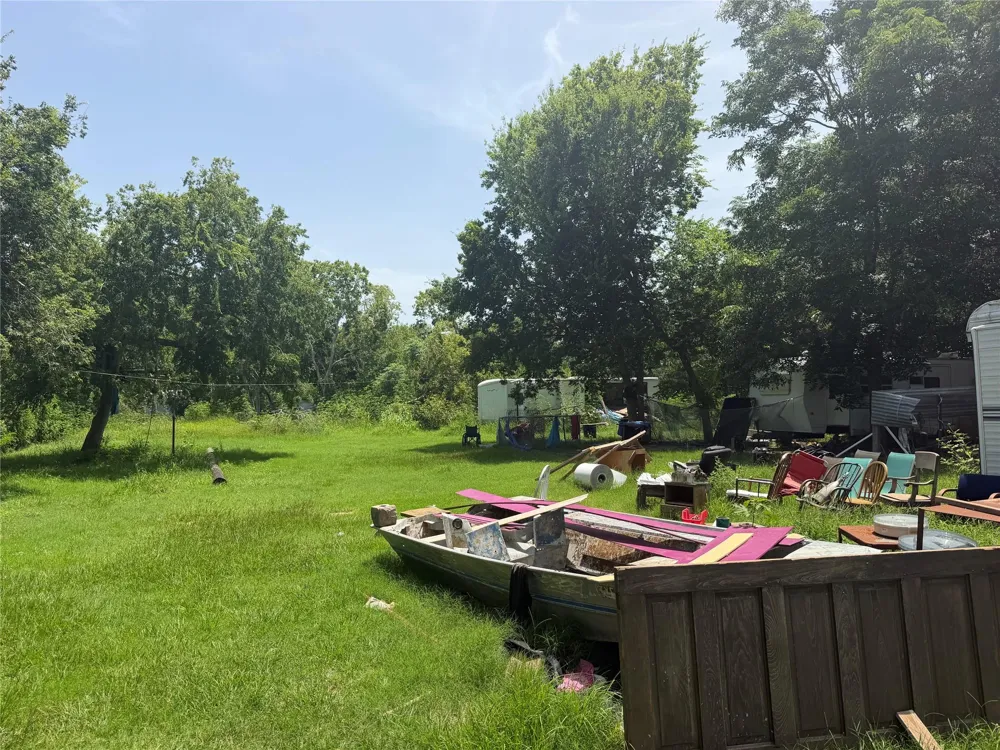 1215 Perryman Avenue Palacios, TX 77465