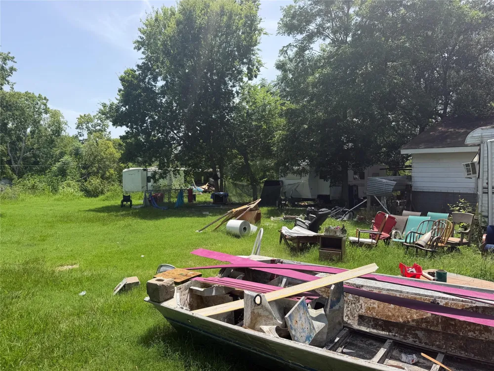 1215 Perryman Avenue Palacios, TX 77465