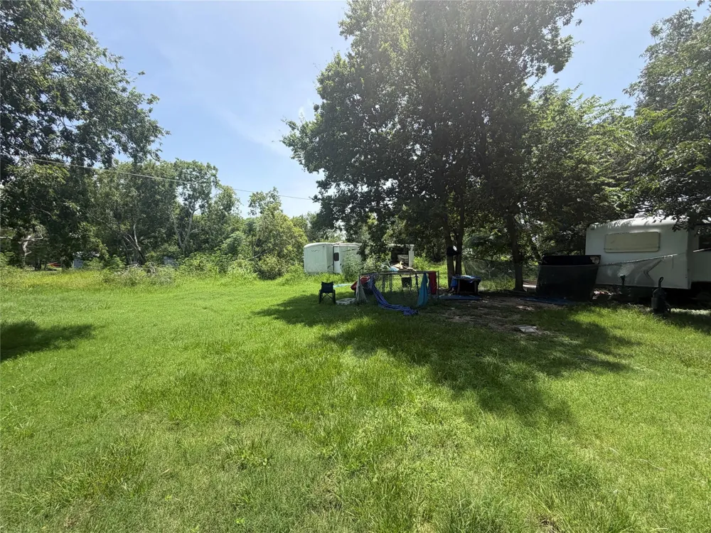 1215 Perryman Avenue Palacios, TX 77465