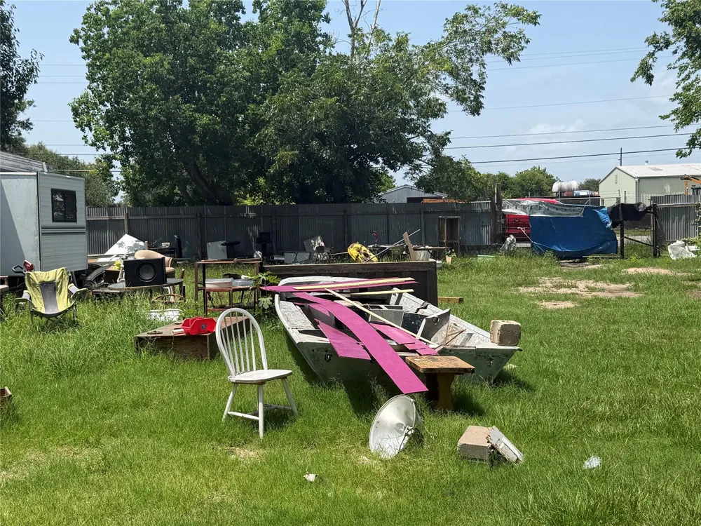 1215 Perryman Avenue Palacios, TX 77465