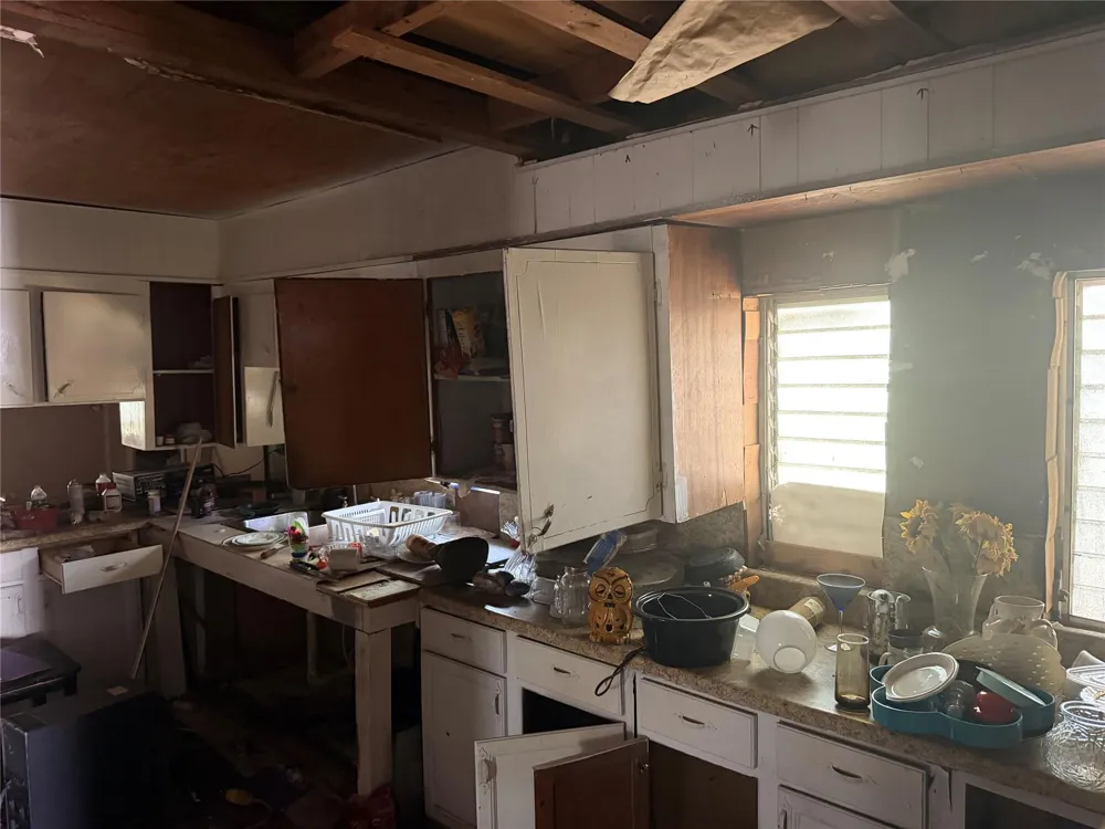 1215 Perryman Avenue Palacios, TX 77465