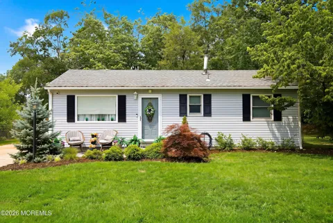 17 Locust Road
