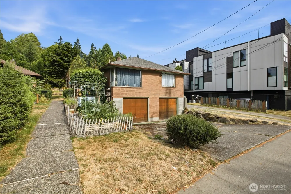 7418 Rainier Avenue S Seattle, WA 98118