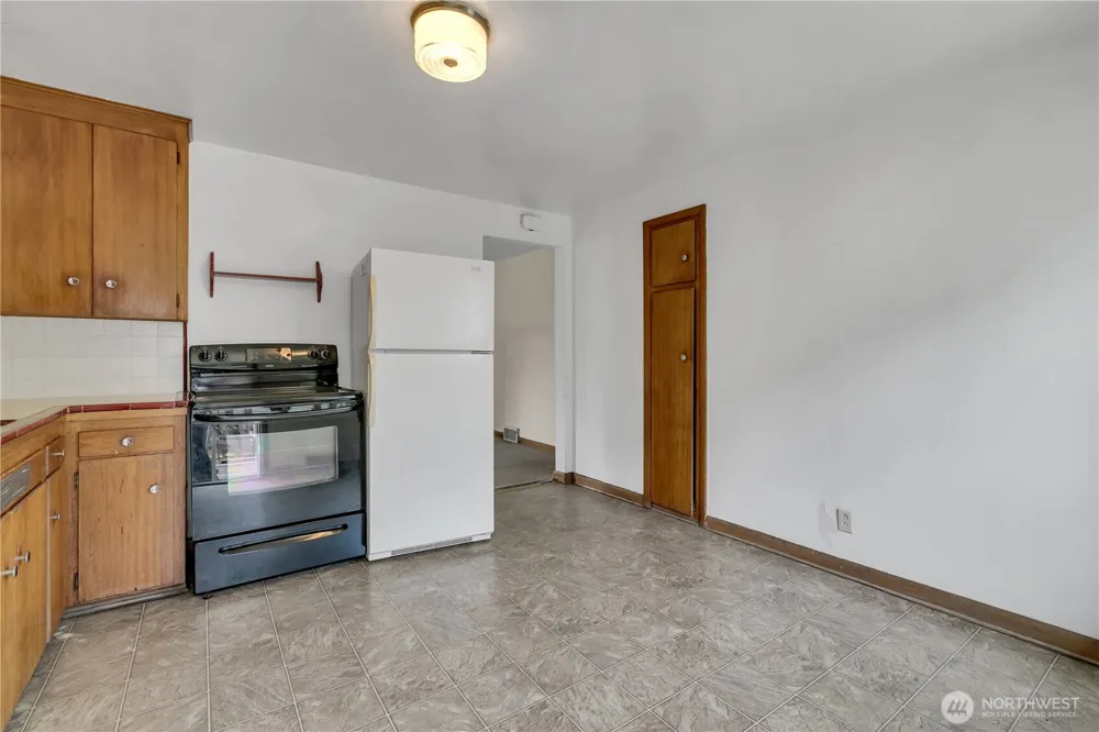 7418 Rainier Avenue S Seattle, WA 98118
