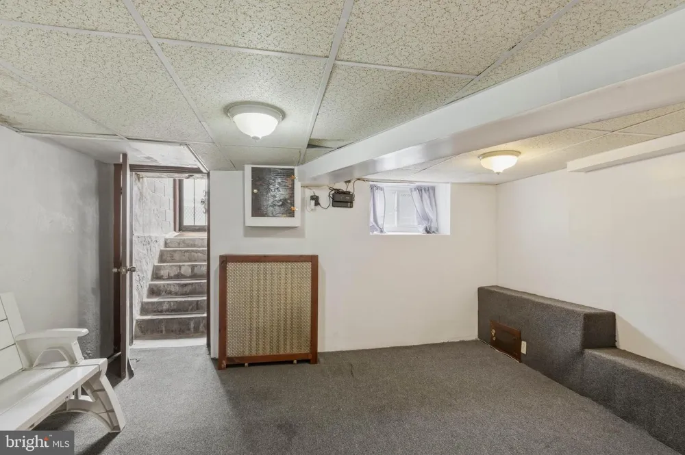 1653 W MENTOR STREET Philadelphia, PA 19141