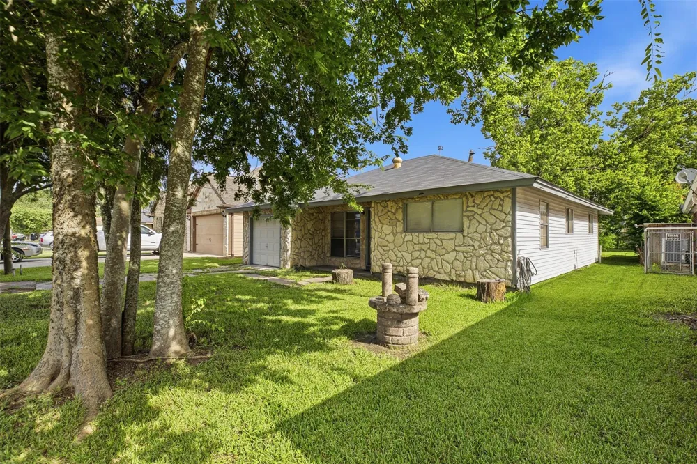 509 Avenue J South Houston, TX 77587