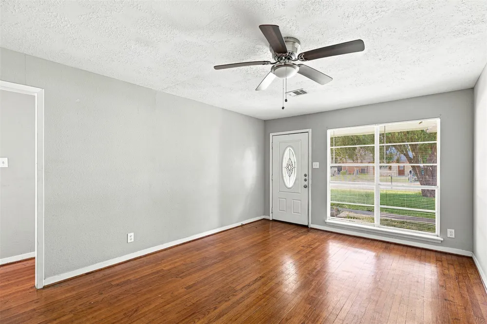 509 Avenue J South Houston, TX 77587