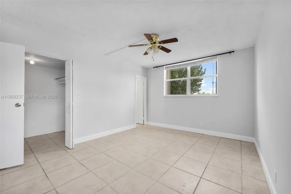 2861 Somerset Dr #104 Lauderdale Lakes, FL 33311