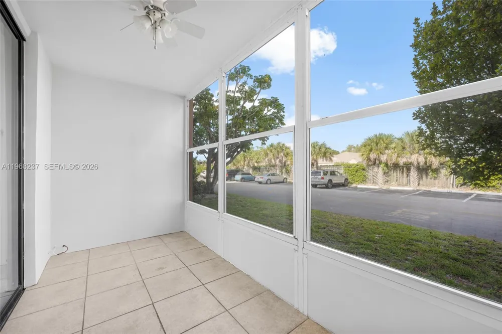 2861 Somerset Dr #104 Lauderdale Lakes, FL 33311