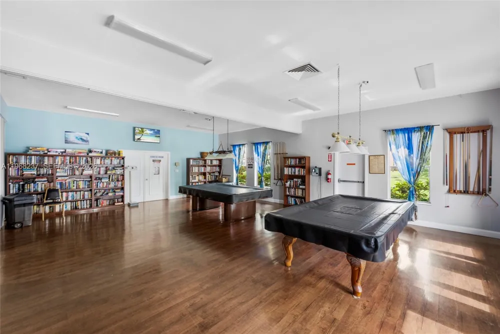 2861 Somerset Dr #104 Lauderdale Lakes, FL 33311