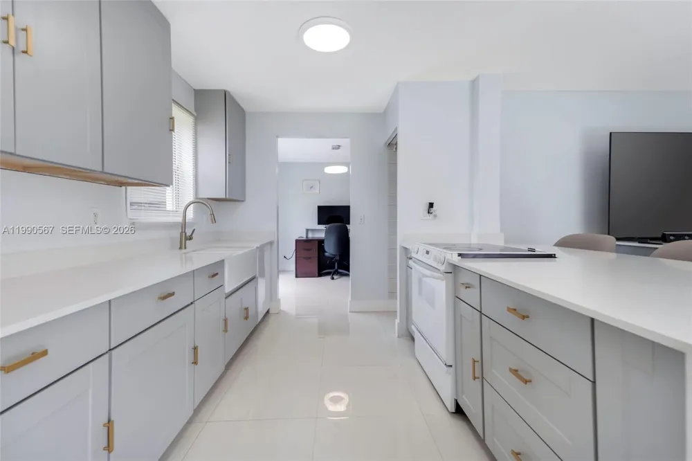 10020 SW 223rd Ln Cutler Bay, FL 33190
