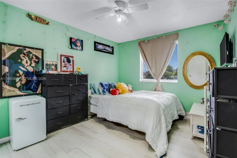 10020 SW 223rd Ln Cutler Bay, FL 33190