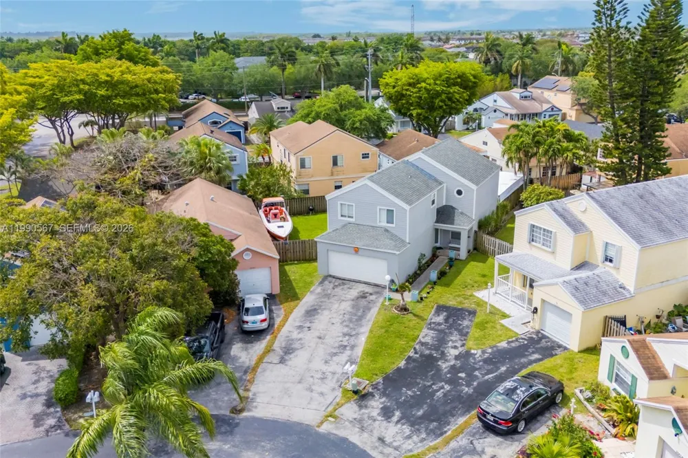 10020 SW 223rd Ln Cutler Bay, FL 33190