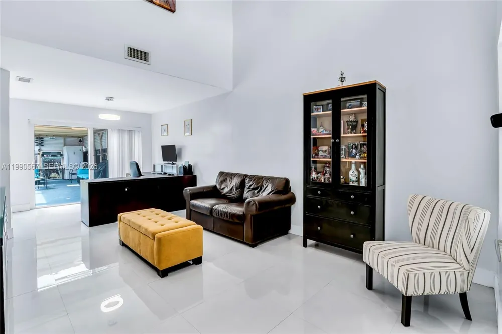 10020 SW 223rd Ln Cutler Bay, FL 33190