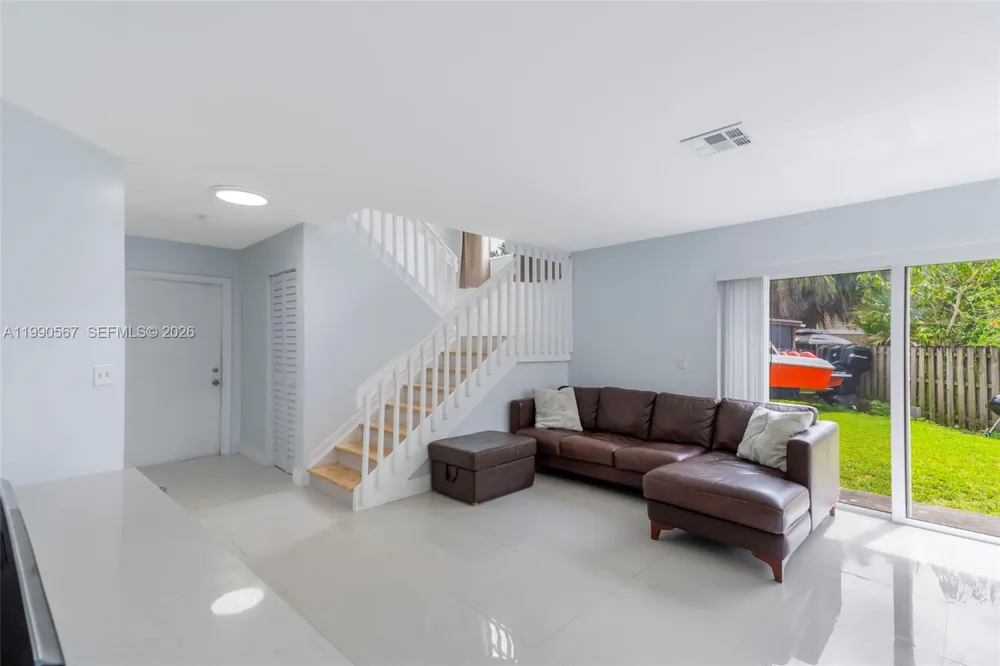 10020 SW 223rd Ln Cutler Bay, FL 33190