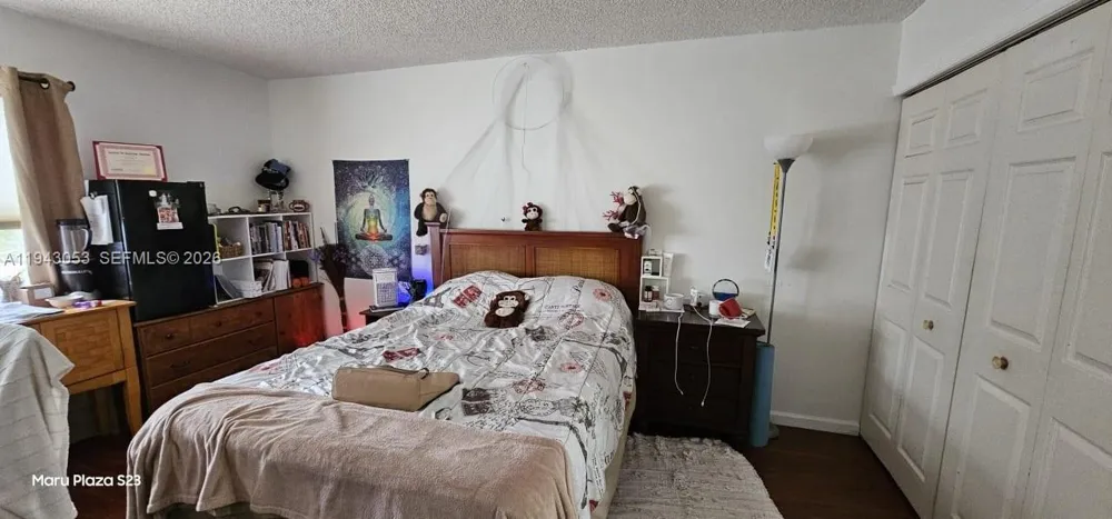 200 Lakeview Dr #212 Weston, FL 33326