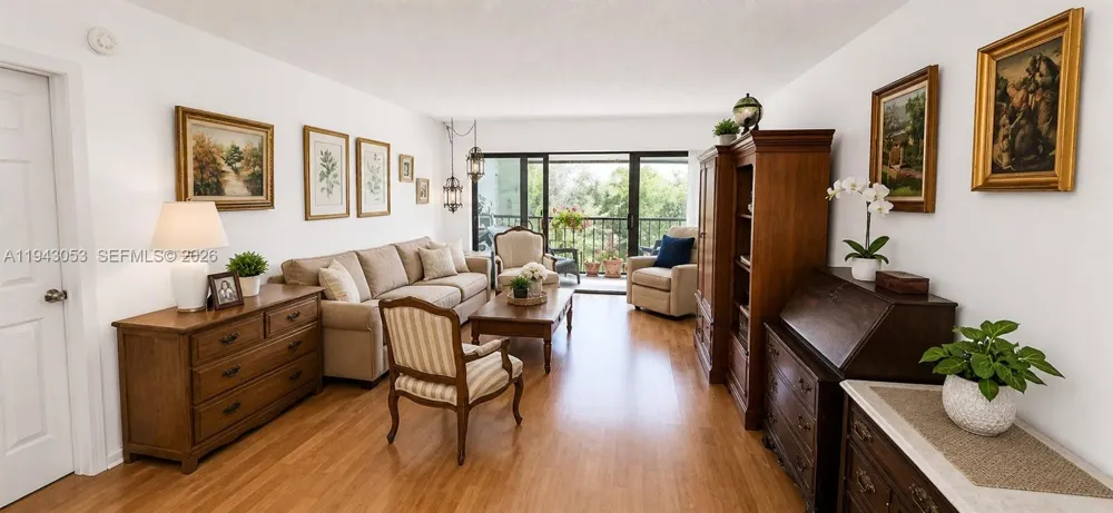 200 Lakeview Dr #212 Weston, FL 33326