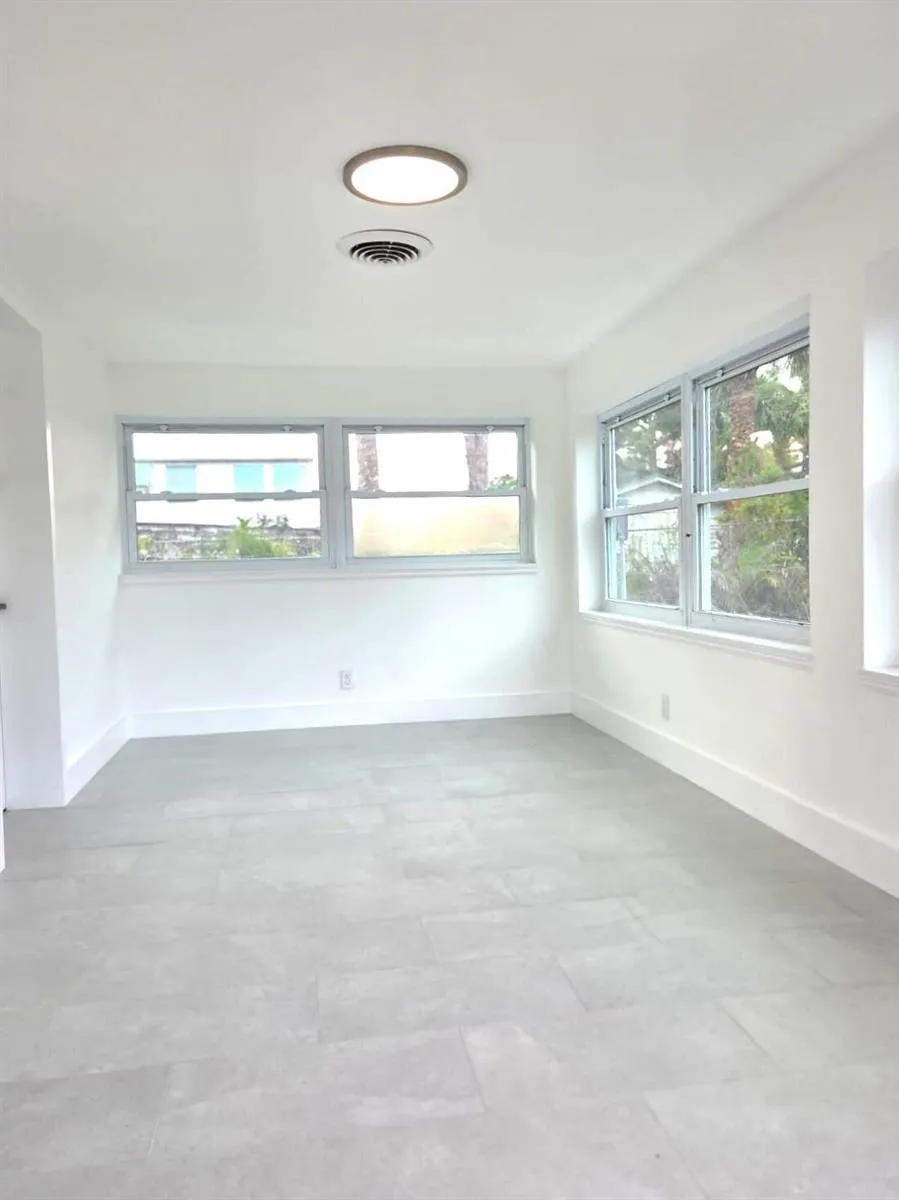 813 S 6th Street Fort Pierce, FL 34950