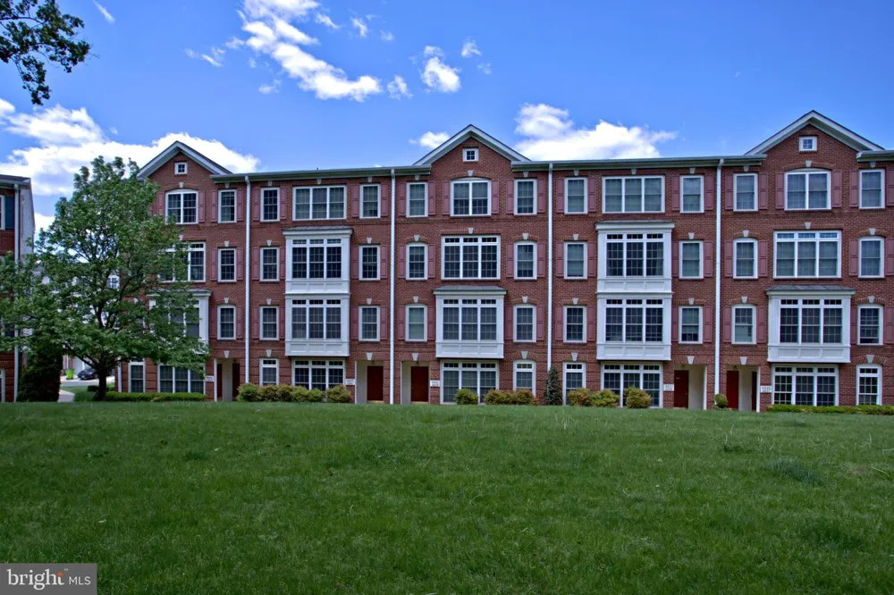 4633 BATTENBURG LANE #921 Fairfax, VA 22030