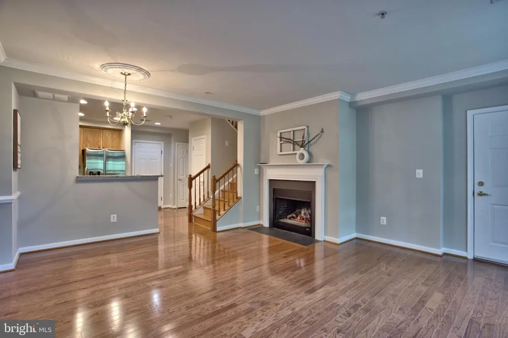 4633 BATTENBURG LANE #921 Fairfax, VA 22030