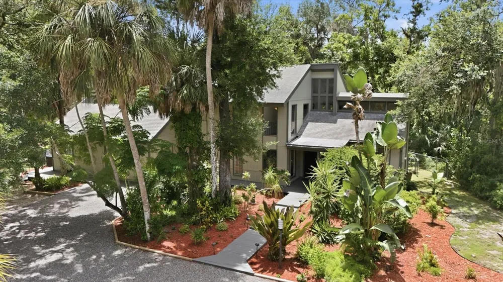 3805 62ND STREET E Bradenton, FL 34208