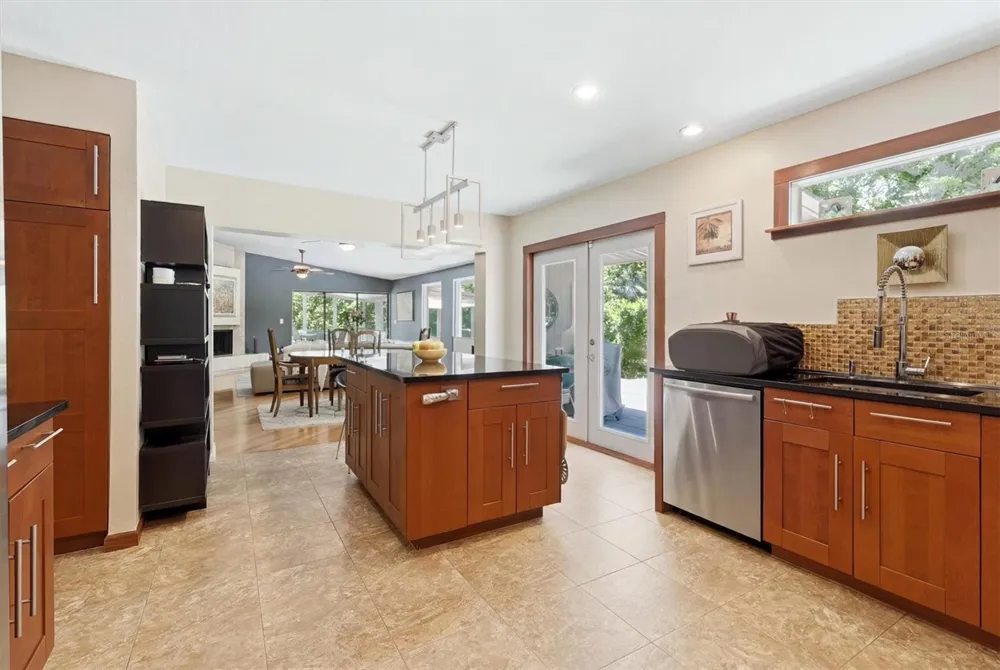 3805 62ND STREET E Bradenton, FL 34208