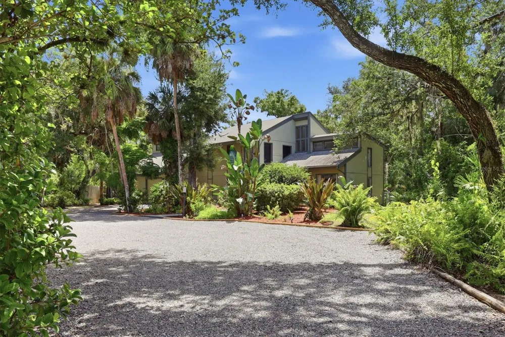 3805 62ND STREET E Bradenton, FL 34208
