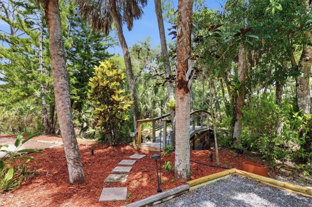 3805 62ND STREET E Bradenton, FL 34208