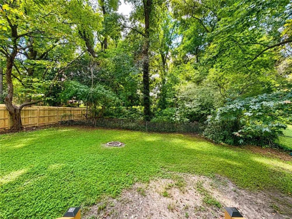 2328 Bonner Road East Point, GA 30344