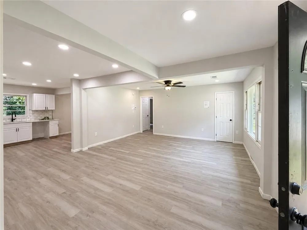2328 Bonner Road East Point, GA 30344