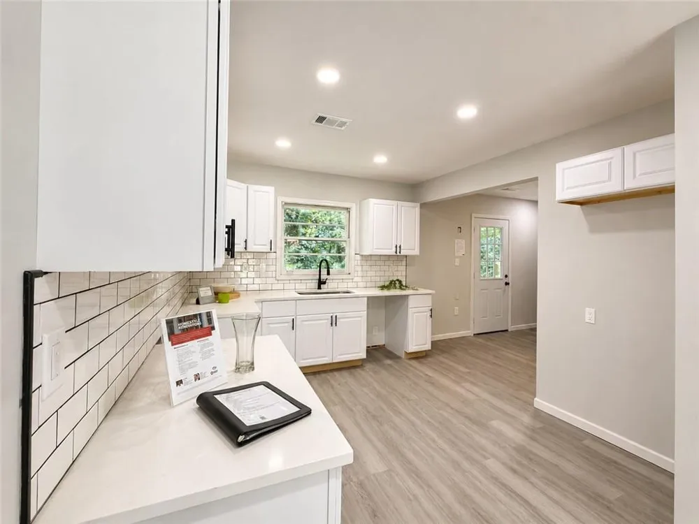 2328 Bonner Road East Point, GA 30344
