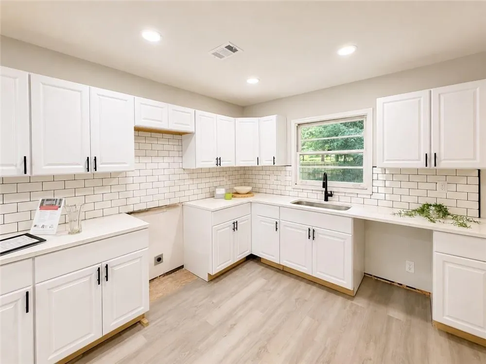 2328 Bonner Road East Point, GA 30344