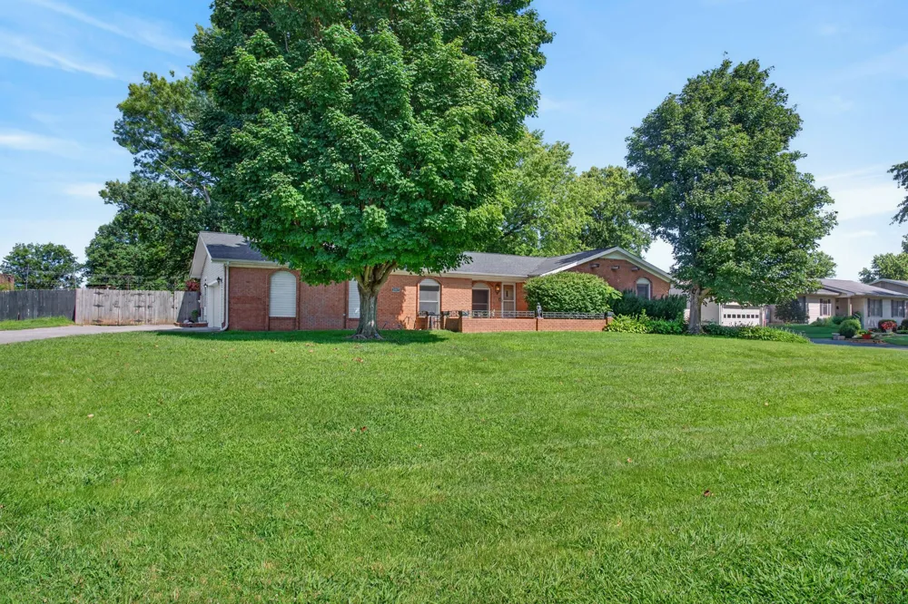 1117 Black Oak Ln Hopkinsville, KY 42240
