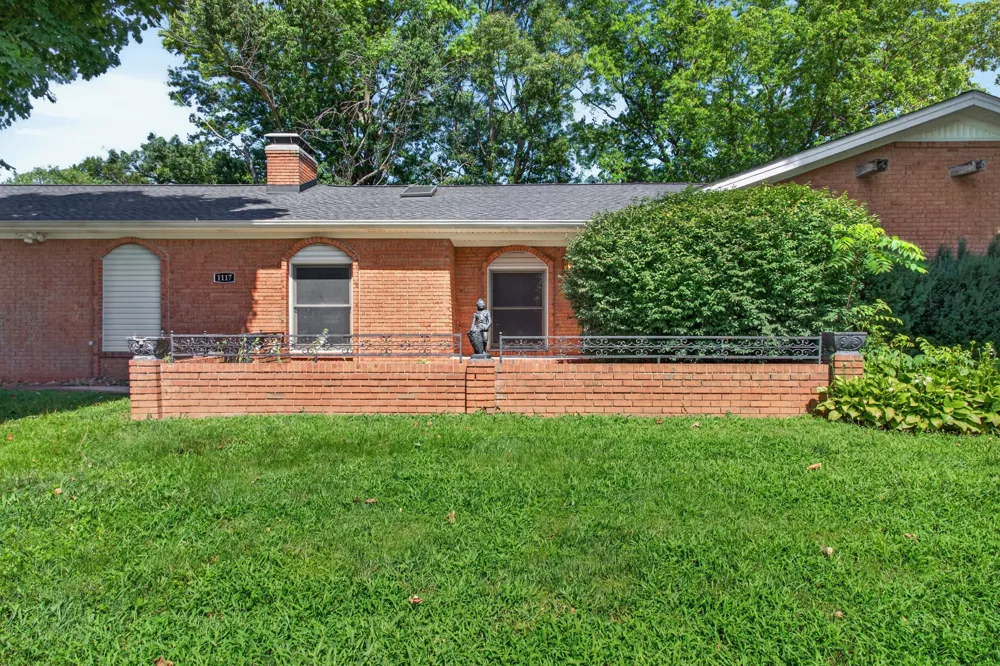 1117 Black Oak Ln Hopkinsville, KY 42240
