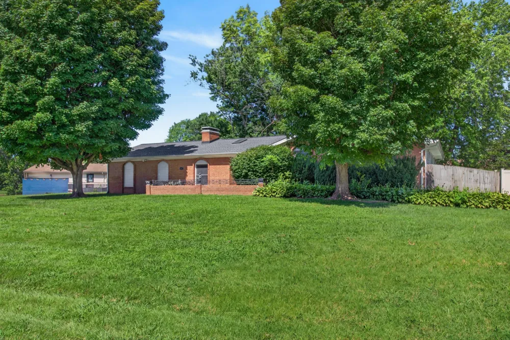 1117 Black Oak Ln Hopkinsville, KY 42240