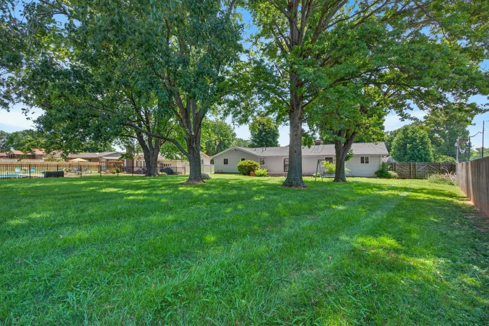 1117 Black Oak Ln Hopkinsville, KY 42240
