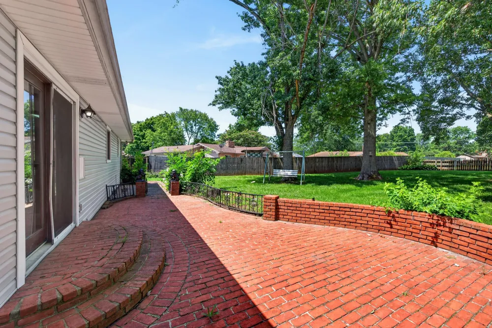 1117 Black Oak Ln Hopkinsville, KY 42240