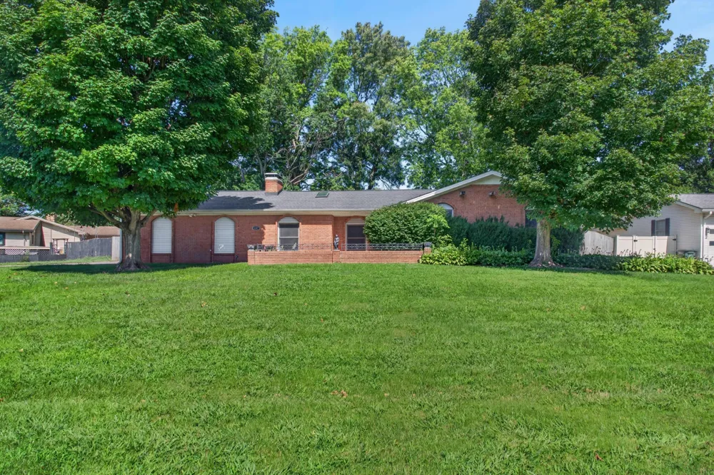 1117 Black Oak Ln Hopkinsville, KY 42240