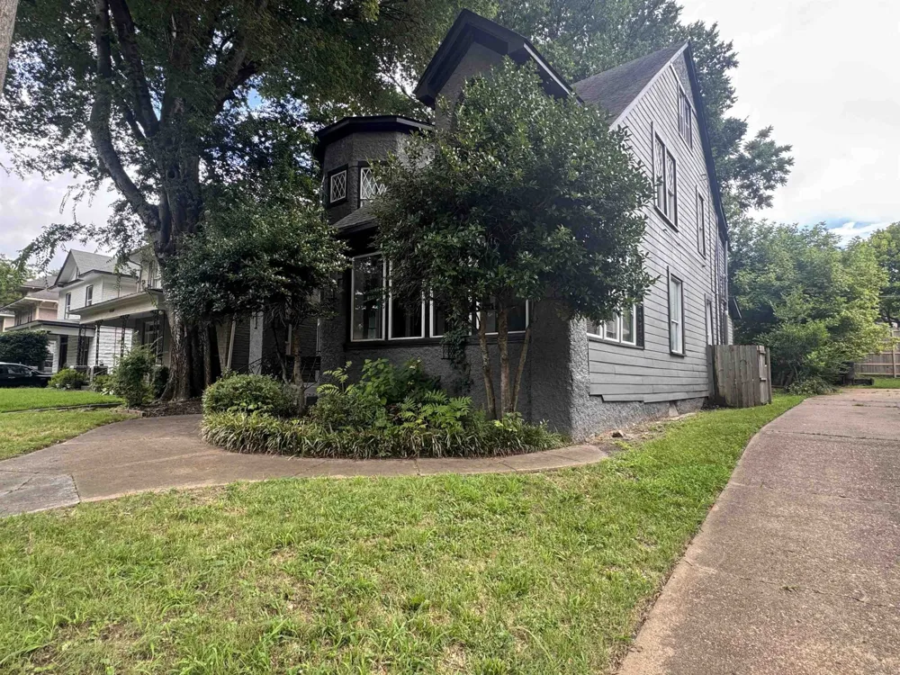 1609 EASTMORELAND AVE Memphis, TN 38104