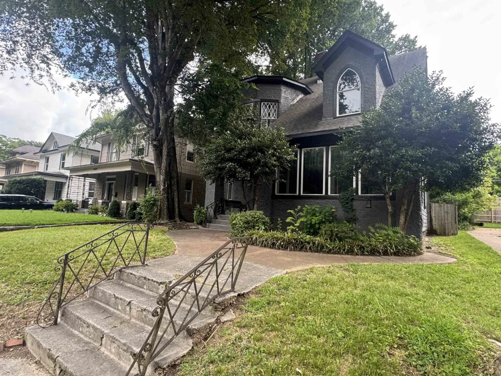 1609 EASTMORELAND AVE Memphis, TN 38104