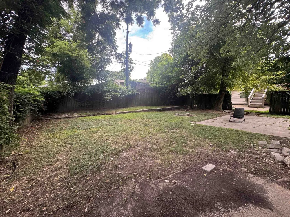 1609 EASTMORELAND AVE Memphis, TN 38104