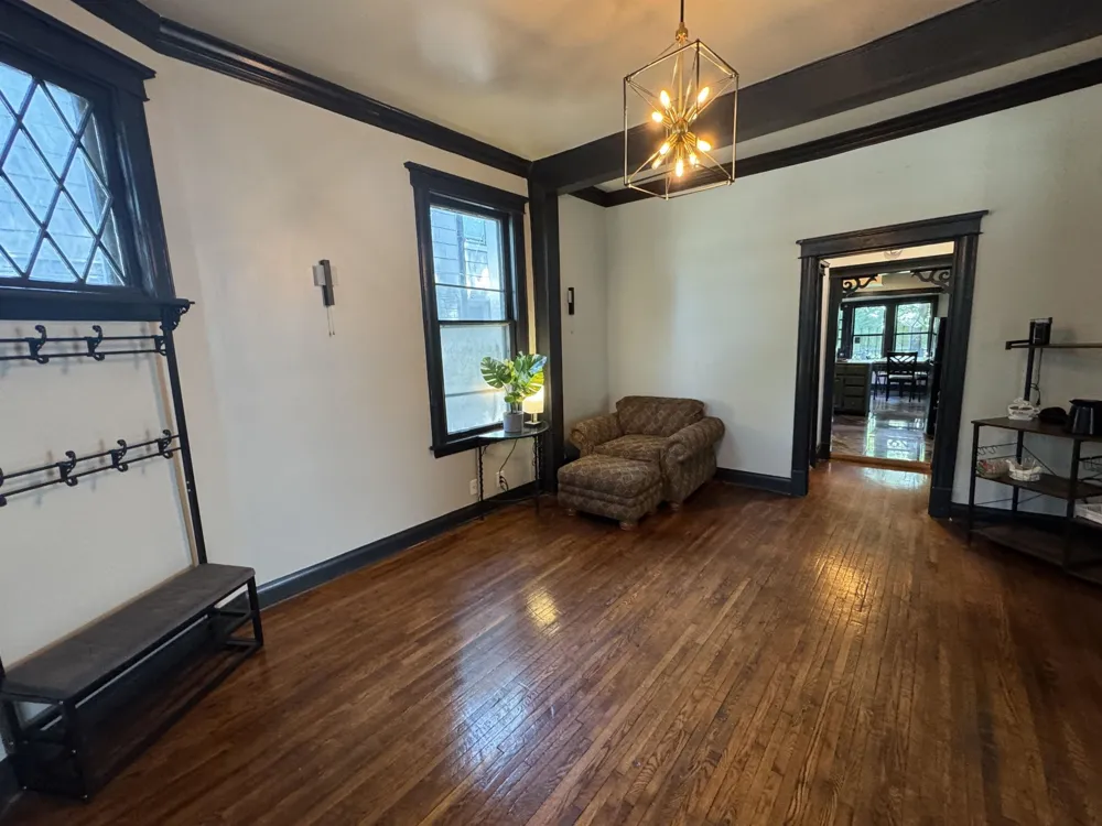 1609 EASTMORELAND AVE Memphis, TN 38104