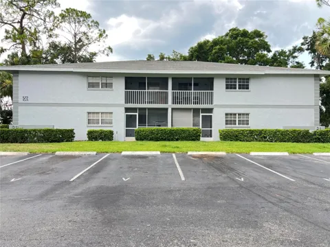 572 FAIRWAYS LANE #N204
