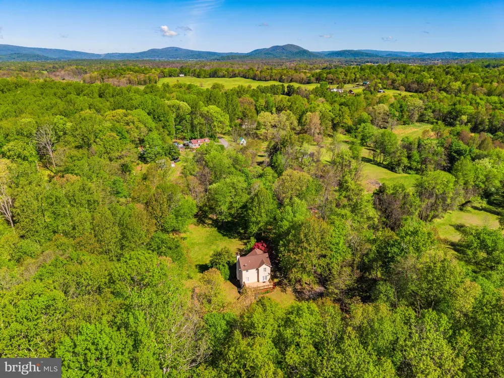 12151 DEERFIELD LANE Amissville, VA 20106