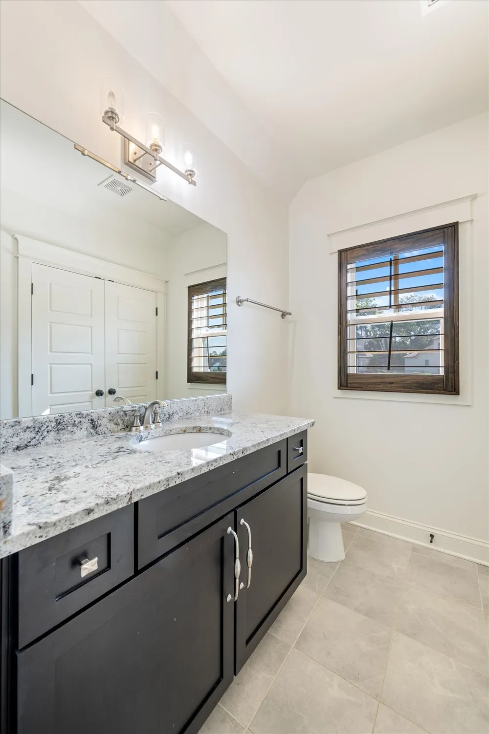 4174 Old Light Cir Arrington, TN 37014
